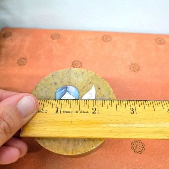 Vintage Handcrafted Stone Trinket Box – Angel Inlay with Mother of Pearl - Picture 11 of 13